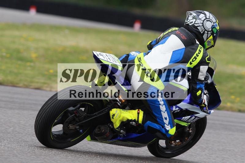 Archiv-2022/13 25.04.2022 Plüss Moto Sport ADR/Freies Fahren/backside